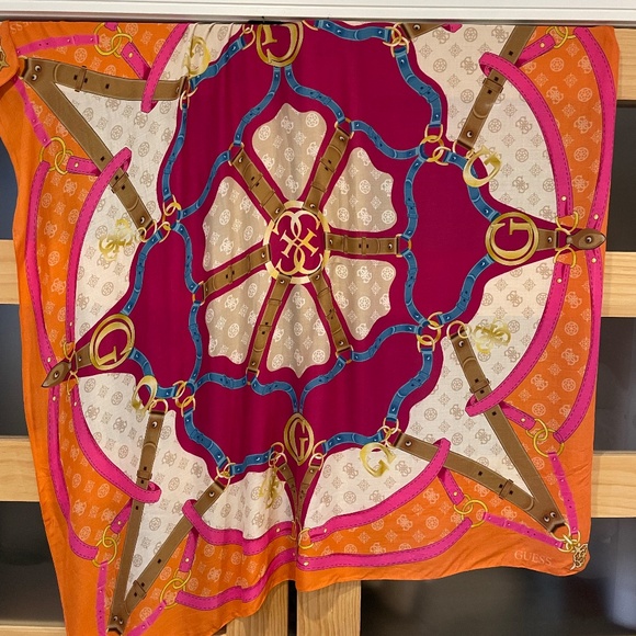 GUESS scarf with chain design orange pink - Picture 4 of 16